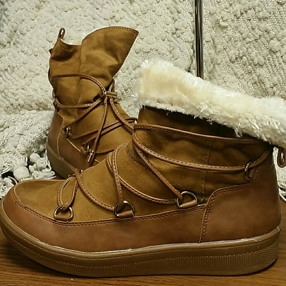 Ankle boots. NWOT.  In box - Picture 5 of 7